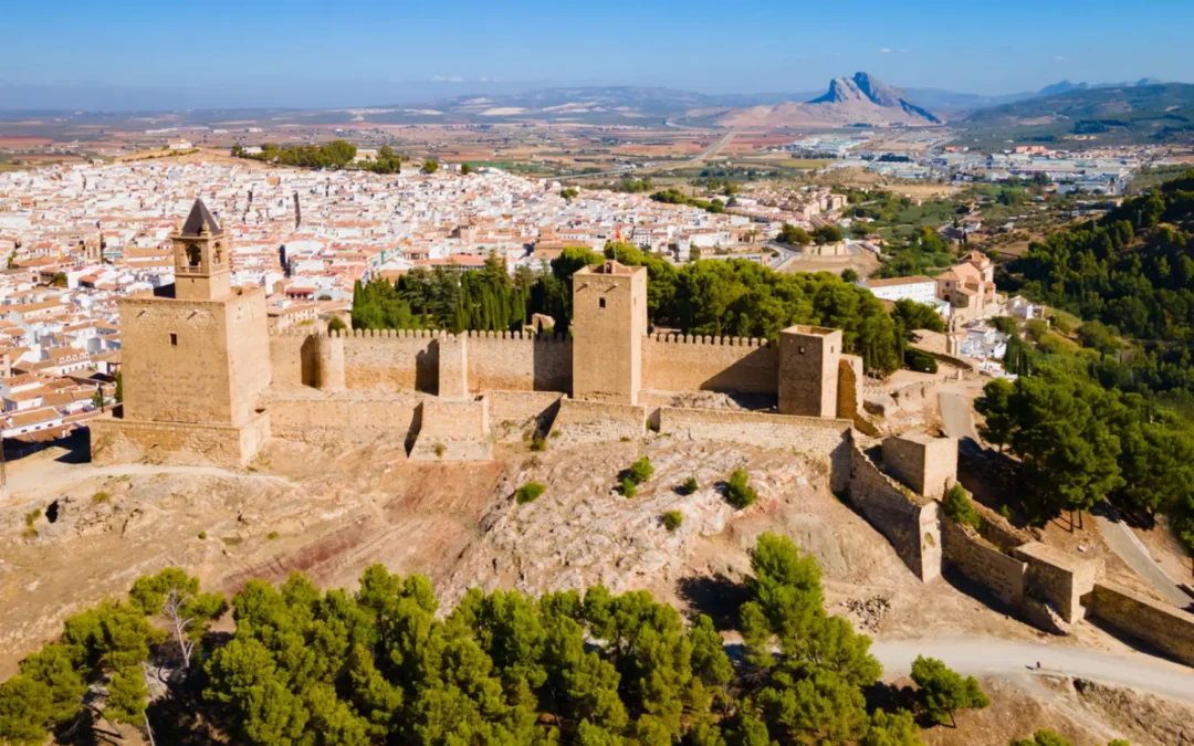 Caminito del Rey: Torcal de Antequera, Dólmenes y la ciudad de Antequera.